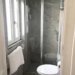 Alojamento de Acomodação e Pequeno-almoço Relais Piazza Dei Martiri Nápoles