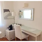 Relais Piazza Dei Martiri Alojamento de Acomodação e Pequeno-almoço
