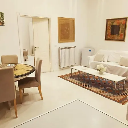 Relais Piazza Dei Martiri Bed & Breakfast