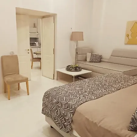Relais Piazza Dei Martiri 4* Nápoly