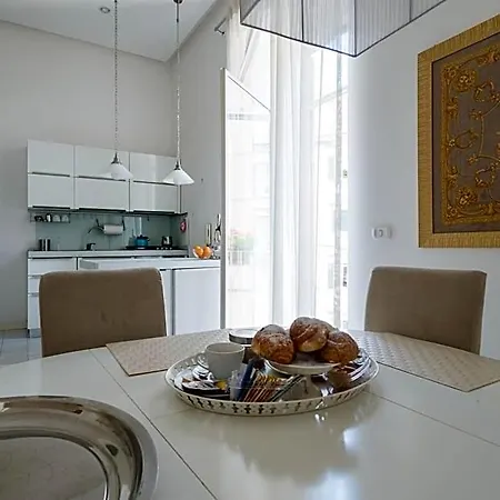 Bed & Breakfast Relais Piazza Dei Martiri 4*