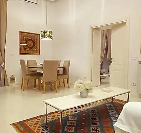Relais Piazza Dei Martiri Bed & Breakfast 4*