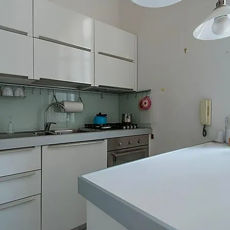 Relais Piazza Dei Martiri Couette-café 4*