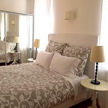 Relais Piazza Dei Martiri Bed & Breakfast 4*