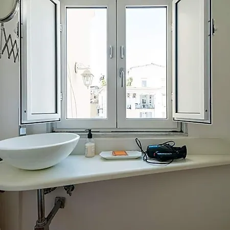 Relais Piazza Dei Martiri Bed & Breakfast 4*