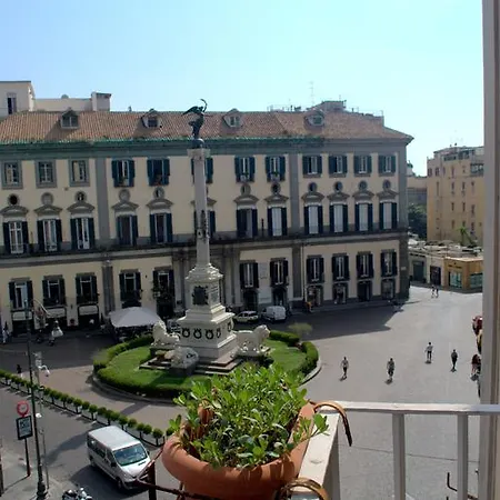 Relais Piazza Dei Martiri Panzió 4*