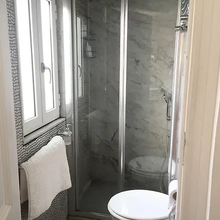 فندق مبيت وإفطار Relais Piazza Dei Martiri نابولي