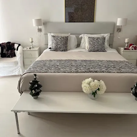 Relais Piazza Dei Martiri Bed & Breakfast Naples