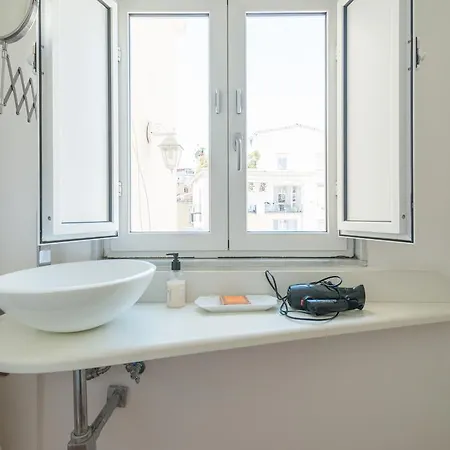 Relais Piazza Dei Martiri 4*