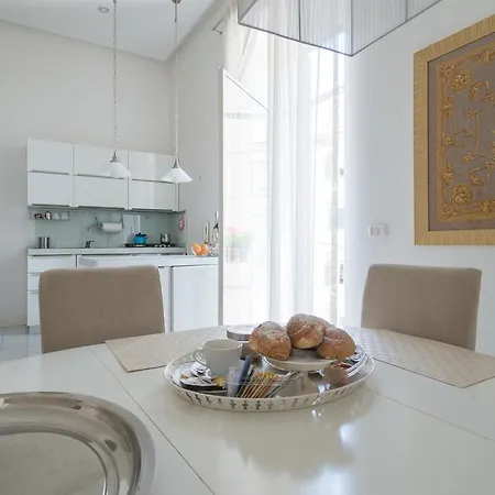 Relais Piazza Dei Martiri Νάπολη